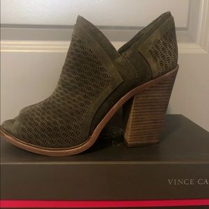 Vince Camuto size 6.5